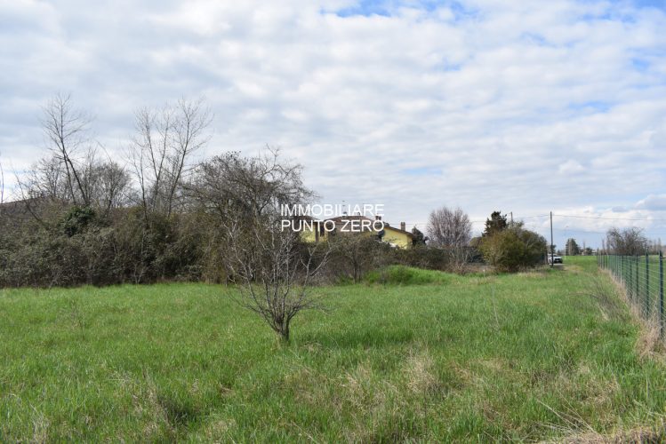 BASILICANOVA: TERRENO EDIFICABILE PER 12 UNITA’ RESIDENZIALI