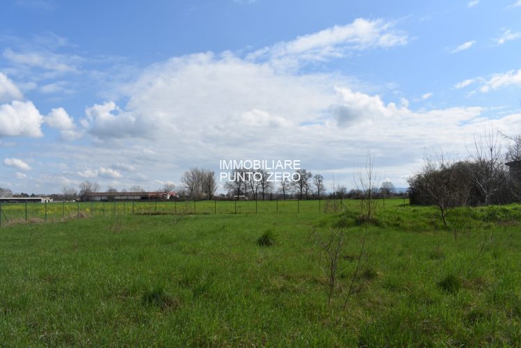 BASILICANOVA: TERRENO EDIFICABILE PER 12 UNITA’ RESIDENZIALI