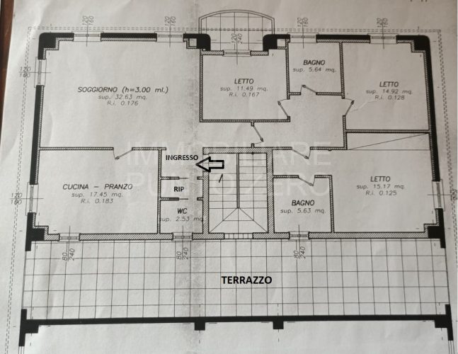 CORCAGNANO: CASA INDIPENDENTE CON ANNESSO CAPANNONE