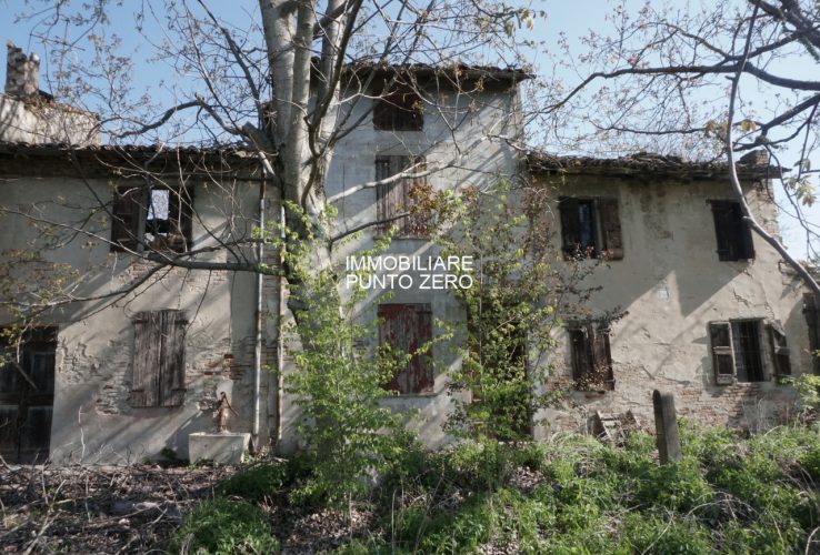 ESCLUSIVA OPPORTUNITÀ: RISTRUTTURA IL TUO RIFUGIO VERDE A MEZZANO SUPERIORE