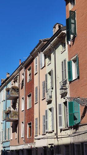 VISTA DUOMO E PRIVACY: MONOLOCALE RISTRUTTURATO NEL CENTRO DI PARMA