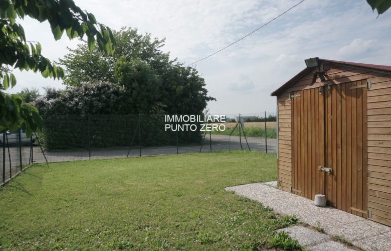 PARMA NORD: VILLA SCHIERA A SOLI 6 KM DALLA CITTA’